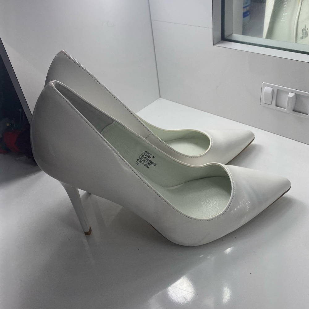 Steve madden madden girl faux leather patent heels